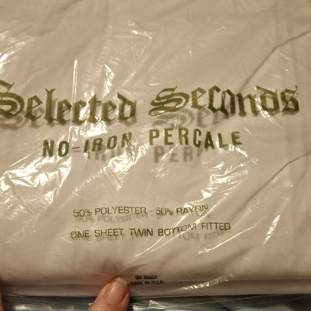 White Twin Fitted Sheet No Iron Percale